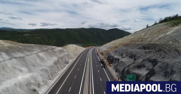 Обединение около Главболгарстрой се очертава като фаворит в спечелването на