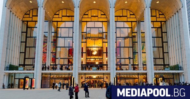 Операта Метрополитън в Ню Йорк обяви че анулира сезона си