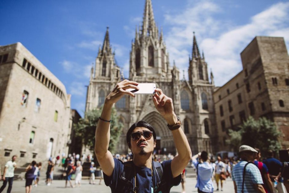 Срив на чуждите туристи в Испания със 76% през август