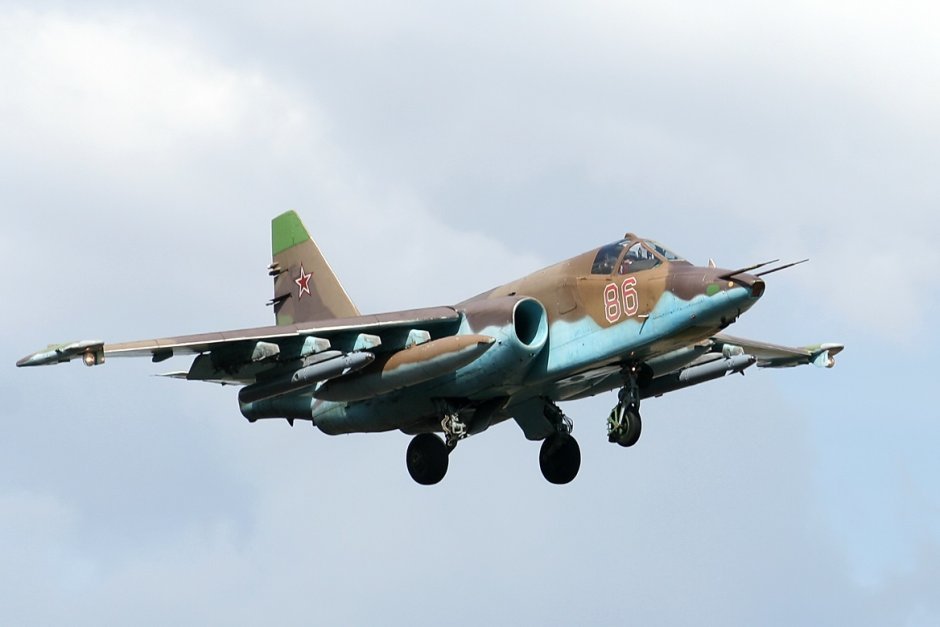 Първи модернизирани български Су-25 се връщат от Беларус