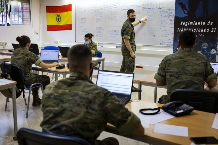 В Испания военни проследяват контактите на болни от Covid-19