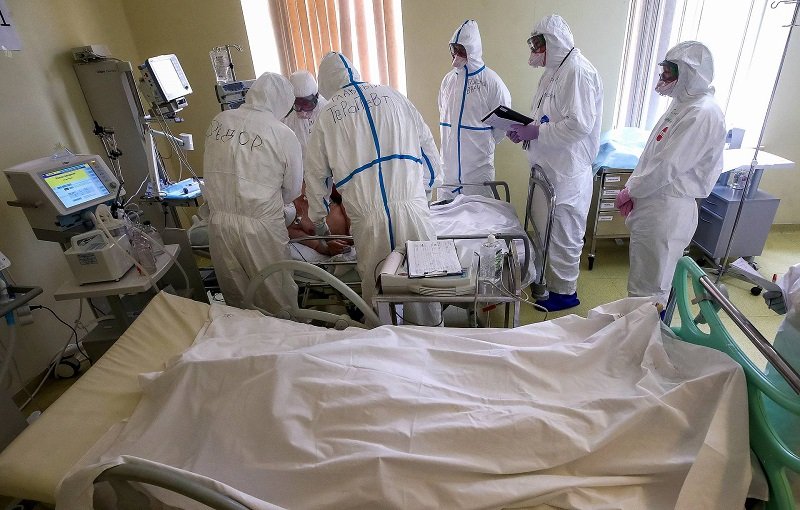 Русия съобщи за близо 7 хиляди нови заразени за денонощие