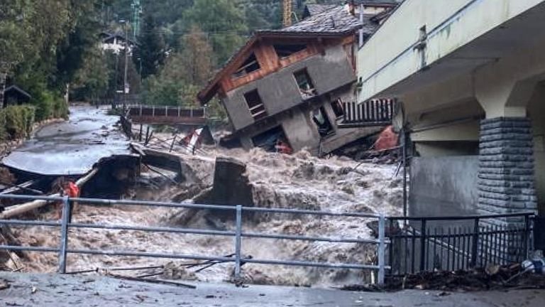 Девет жертви на бурите по френско-италианската граница