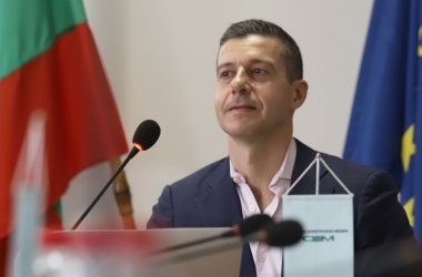Възмутен от законови поправки, шефът на БНР подаде оставка