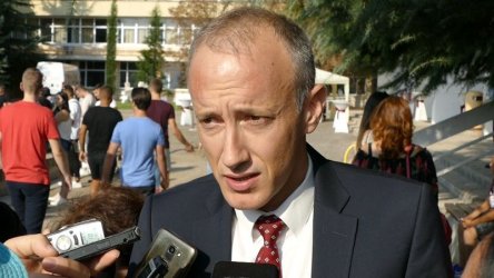 Онлайн обучение по време на грипа, училищата се затварят при 15% болни от Covid-19