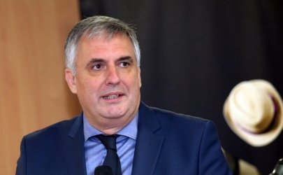 Калфин: Правителството харчи безогледно като подкуп за изборите