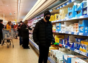 Пловдив въведе лимит от 100 души в хипермаркетите заради Covid-19