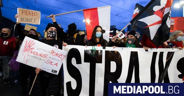 Женска стачка се провежда в Полша в знак на протест