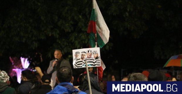 В 97 ия ден на безспирни протести с искане на оставката