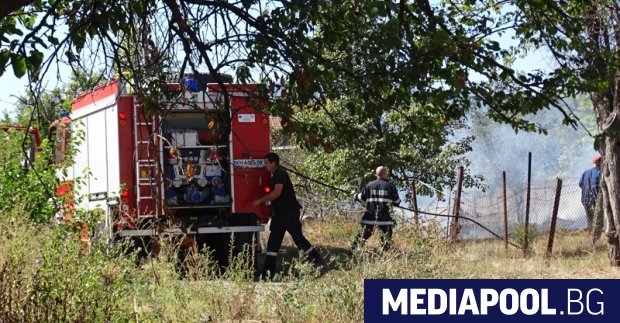 След полицаите и пожарникарите обявиха че са готови да излязат