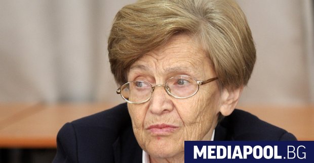 На 83 годишна възраст почина големият общественик и единствената жена министър