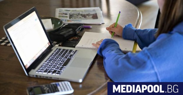 Обучението в електронна среда не е достатъчно ефективно Една част