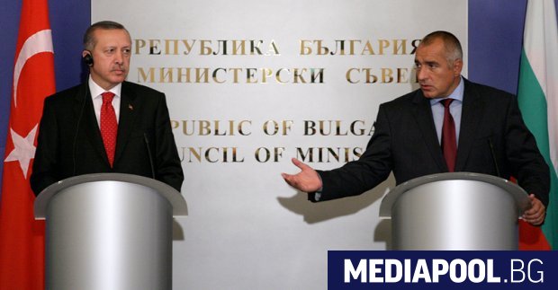Премиерът Бойко Борисов коментира във Фейсбук разразилата се словесна война