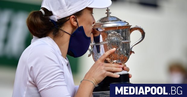 19 годишната полякиня Ига Швьонтек завоюва титлата на Ролан Гарос след