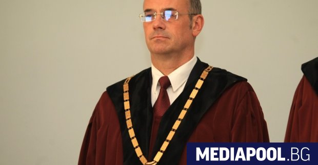 В България има борба кой да управлява корупцията а не