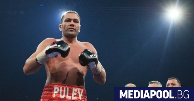 Българският боксьор Кубрат Пулев ще се бие за три световни