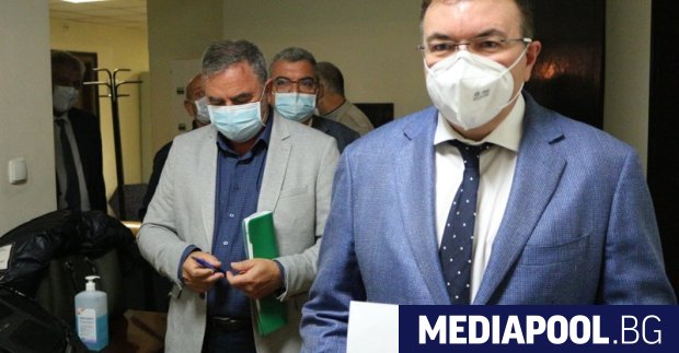 Министърът на здравеопазването Костадин Ангелов и главният държавен здравен инспектор