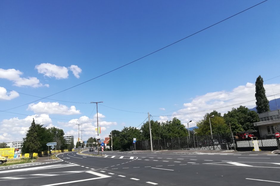 С три месеца закъснение приключи част от ремонта на пътя Дупница - Самоков