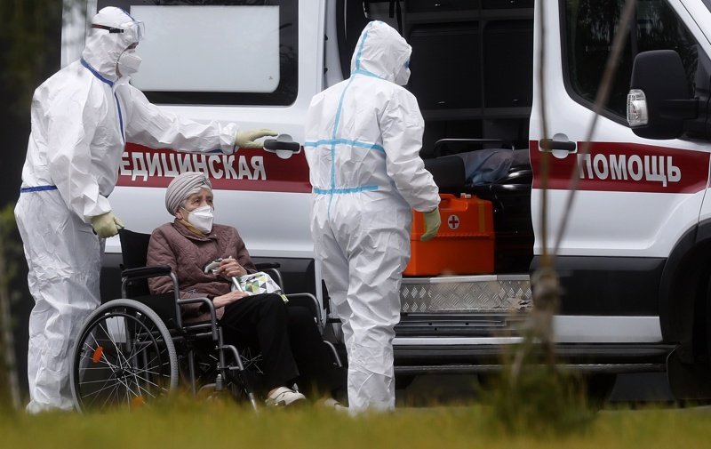 Русия с рекорден брой заразени с коронавирус, Украйна за пръв път с над 100 починали за ден