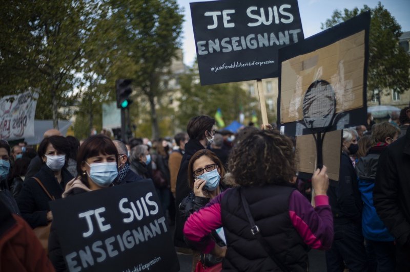 Протест в Париж след убийството на учителя по история Самюел Пати