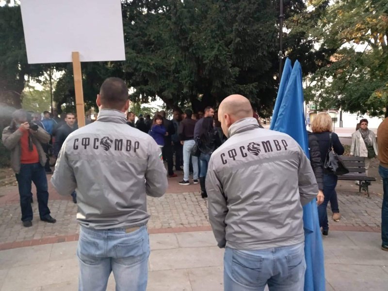 МВР събра недоволните полицаи, за да им предложи нищо