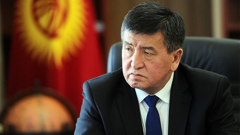 Президентът на Киргизстан Сооронбай Жеенбеков