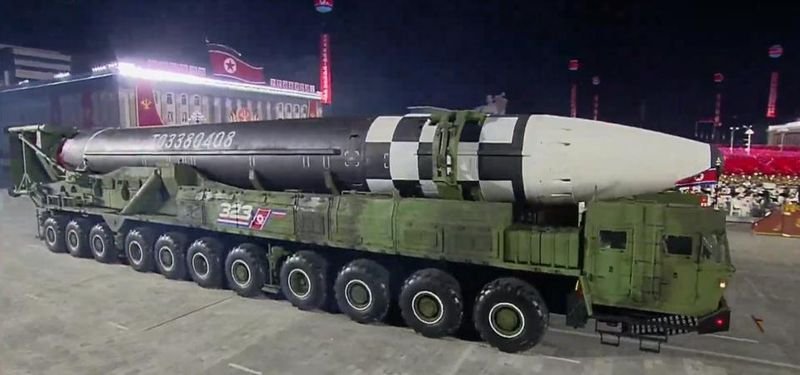 Нова ракета, показана на парада в Пхенян, променя съотношението на силите