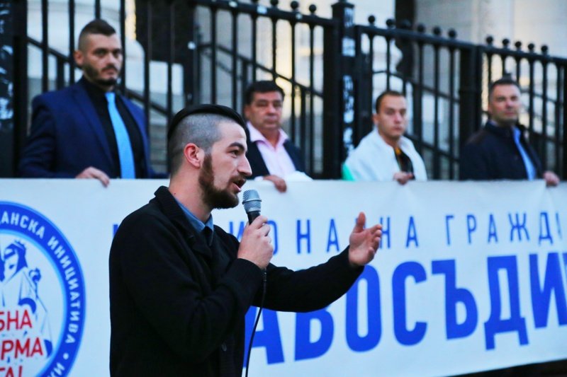 Актьорът Даниел Михайлов (на снимката) бе уволнен и осъден заради участие в протестите. Снимки: БГНЕС