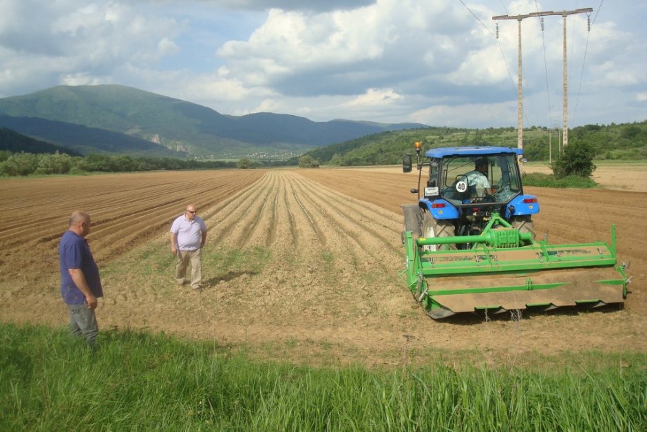 ЕП прие три пъти по-малки субсидии за фермер за година
