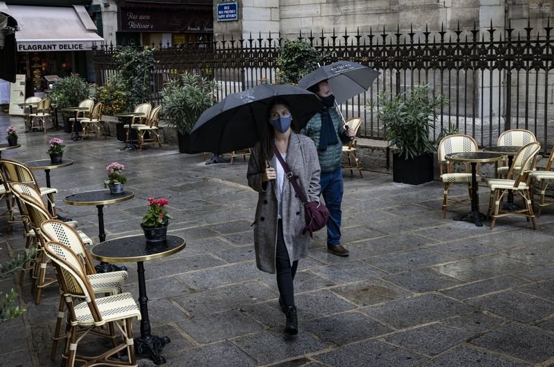 За ден във Франция - над 50 хиляди заразени с коронавируса