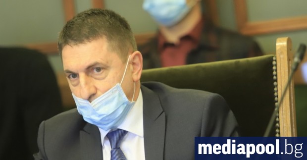 Пенсионери които пазаруват извън определения зелен коридор между 8 и