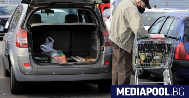 От утре 14 ноември на възрастните хора ще е