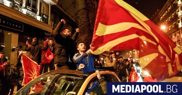 Македонците цяла нощ празнуваха историческото си класиране на Евро 2020,