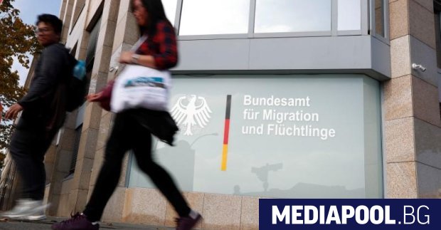 Германското правителство потвърди че заподозрян ислямист работи в миграционната служба