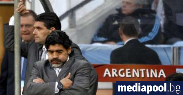 Футболната легенда Диего Марадона ще бъде подложен на спешна операция
