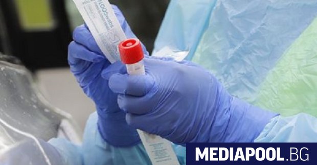 С нарастването на заразените с коронавирус се увеличават и българите