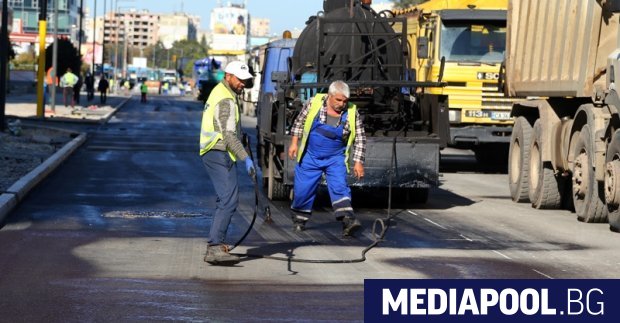 Движението по новоизграденото южно пътно платно на бул Тодор Каблешков