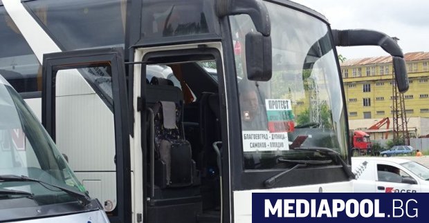 Автобусните и таксиметровите превозвачи заплашиха с протест на 25 ноември