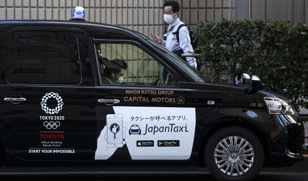Таксиджиите в Токио вече могат да отказват да возят клиенти без маски