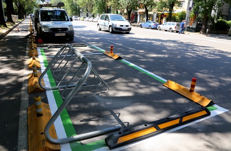 Концесия за велосипеди под наем ще доведе до бум на рекламни пана в центъра на София