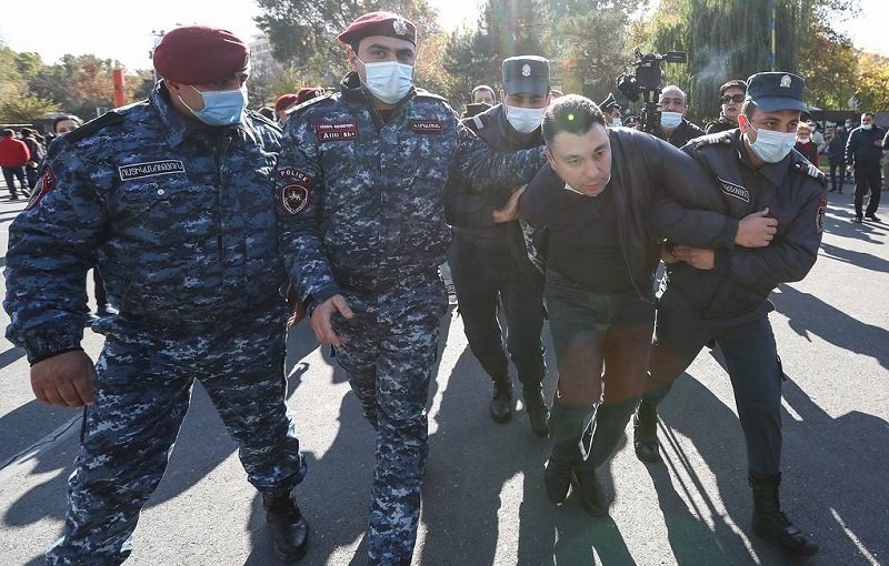 Арести в Армения след протест срещу споразумението за Нагорни Карабах