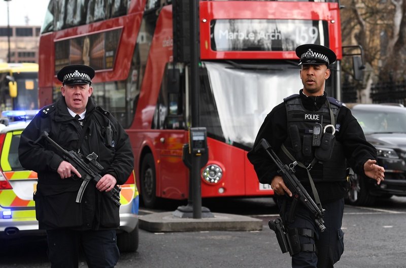 Британската полиция арестува 104-ма лондончани за нарушаване на карантината