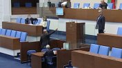 Валери Симеонов изгони Павел Шопов от пленарната зала, бил без маска