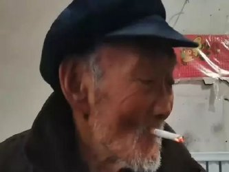 Китайски столетник отдава дълголетието си на алкохола и цигарите