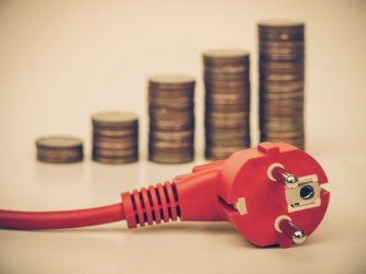 Българите плащат най-малко за ток в Европа, но им струва 7.2% от заплатата