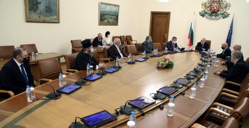 Правителството отпусна 2.5 млн. лева за ремонти и доизграждане на 10 храма