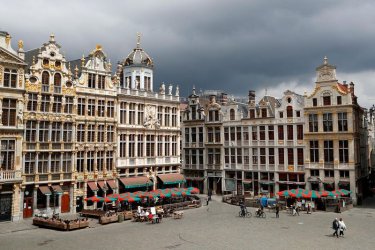 В Белгия отварят магазините след спад в броя на случаите на коронавирус
