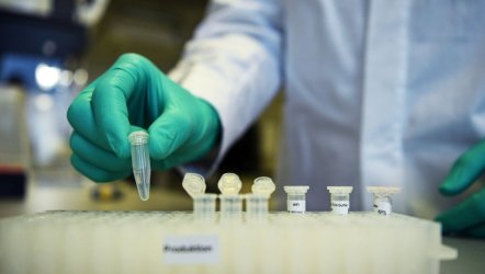 Испания иска ваксинацията срещу коронавирус в ЕС да започне координирано