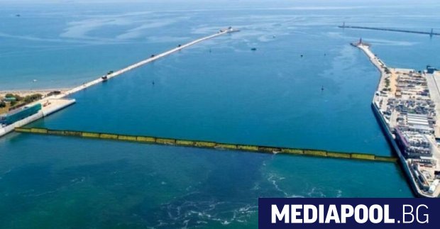 Системата която трябва да пази Венеция от наводнения се задейства