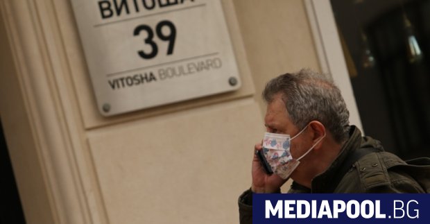 Министърът на здравеопазването Костадин Ангелов, с която удължава противоепидемичните мерки